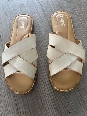 Born Women's Ivory Crisscross Slide Sandals